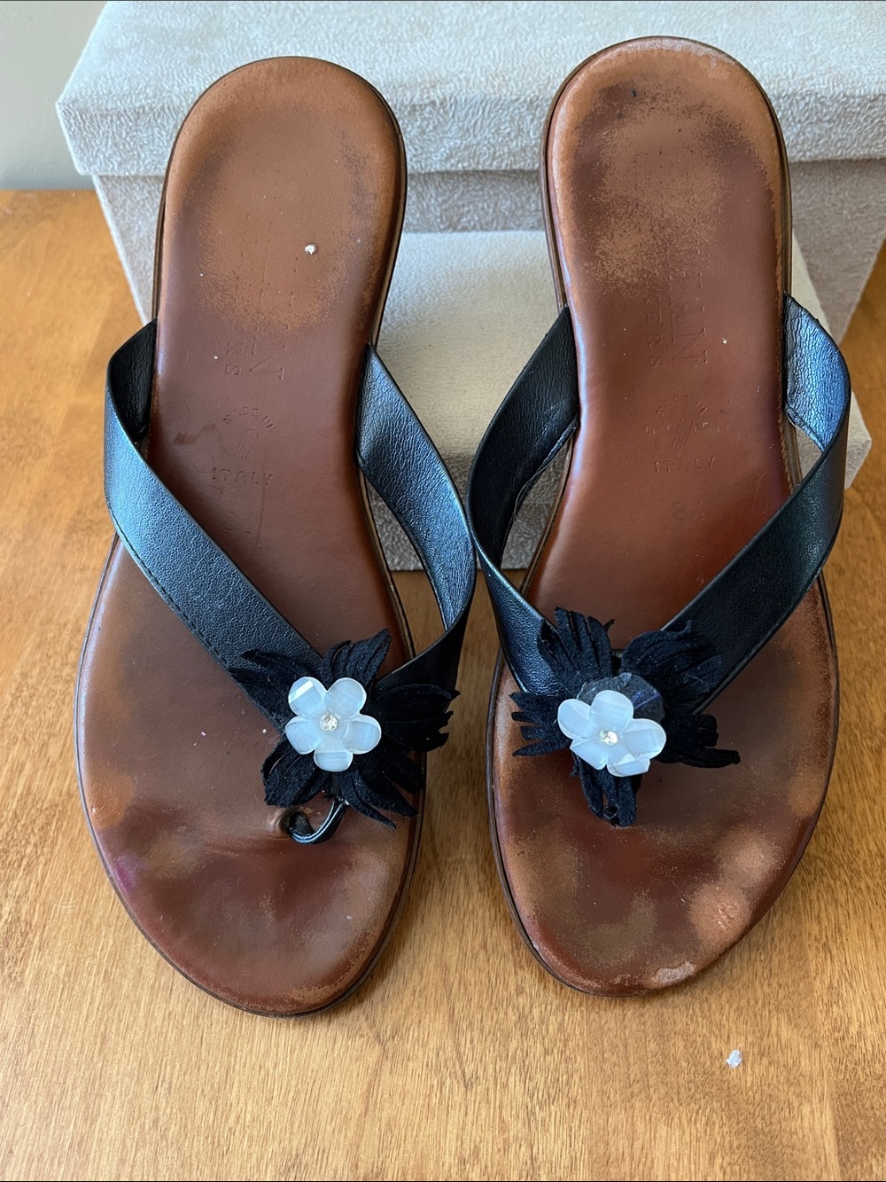 Black Floral Accent Women's Slide Sandals